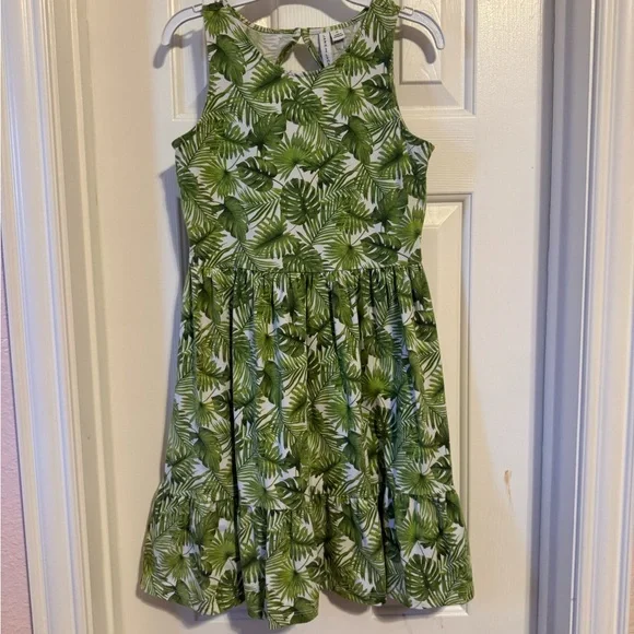 janie and jack green dress Janie & Jack Green Floral Belted Dress NWT- Size 2T main image 1